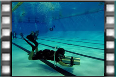 Vezi clipul video Pool dive